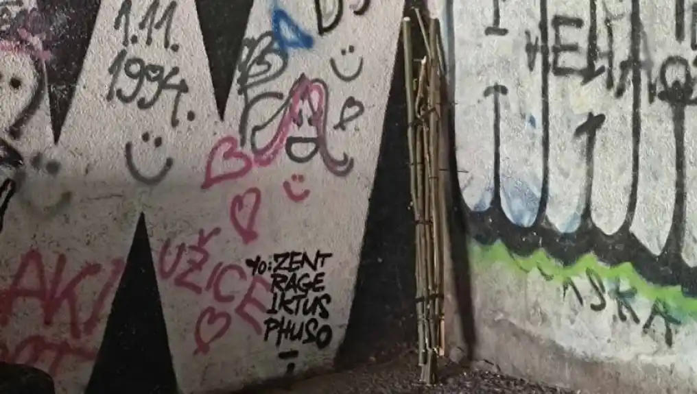 MUP Srbija: Pronađene drvene motke u Užicu, slučaj predat tužilaštvu
