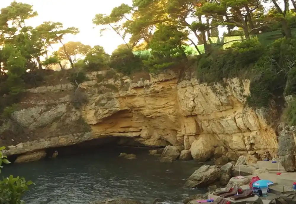 Muškarcima ulaz zabranjen: Ova crnogorska plaža je raj za žene
