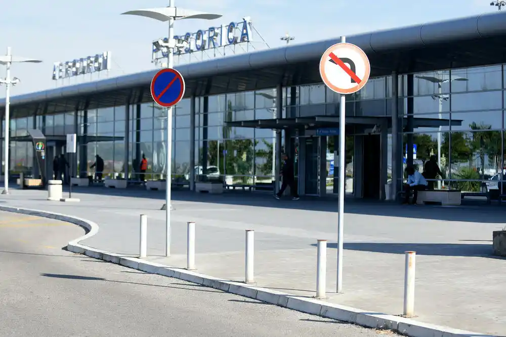 Opet burna sjednica komisije za koncesije na aerodrome: Izglasani papiri za ministarstvo, Đeljošaj ostao usamljen