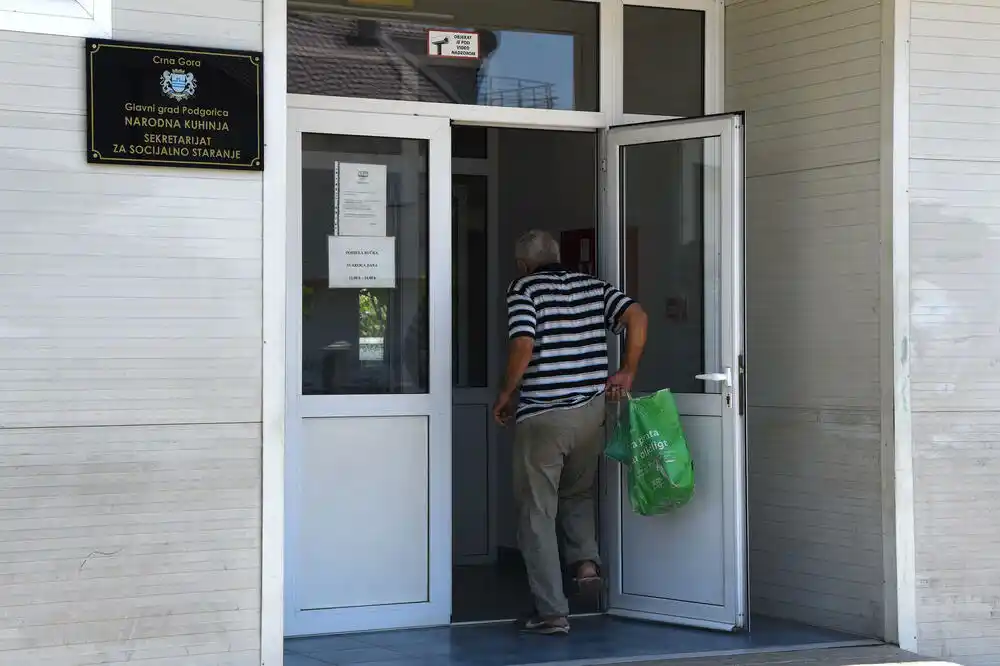 Podgorica: Ukoliko Centar za razvoj i pružanje usluga bude osnovan, obroci, pomoć u kući i savjeti za najugroženije