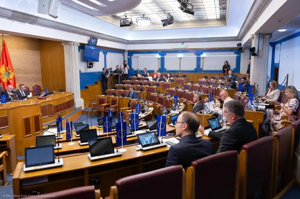 Poslanici započeli raspravu o tehničkom rebalansu budžeta