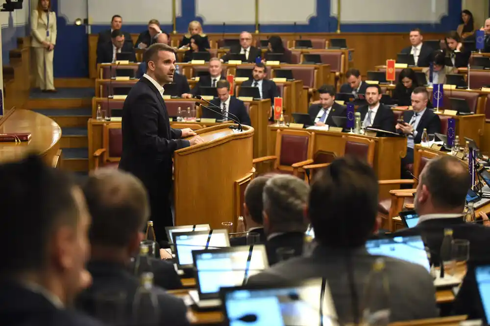 Premijerski sat: Spajića pitaju o izborima, Morskom dobru, četnicima, vetingu…