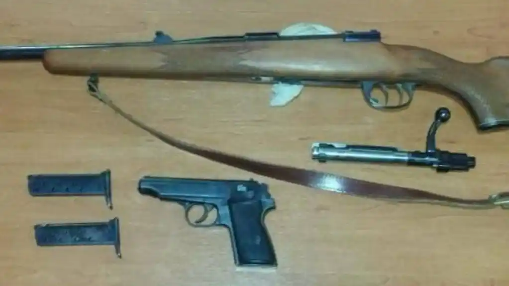 PRETRESI na više lokacija: ODUZETO oružje, pronađena droga, uhapšena jedna operativno interesantna osoba