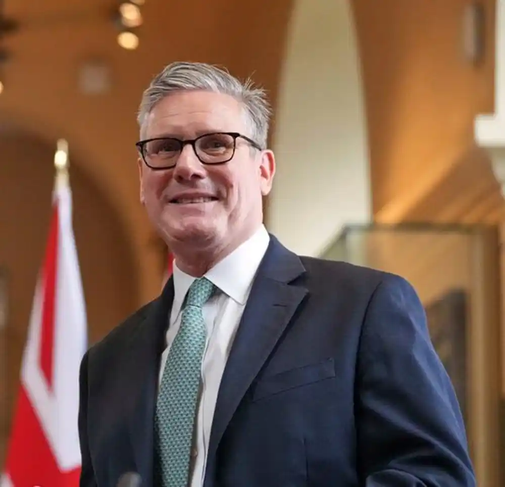 Starmer najavio da će Velika Britanija učestvovati u isporuci pomoći Gazi iz vazduha