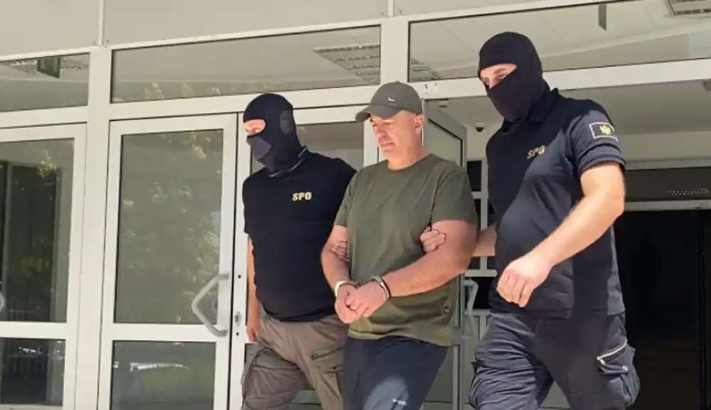Steže se obruč oko “crnih trojki”: Sprema li se neko za svjedoka saradnika?