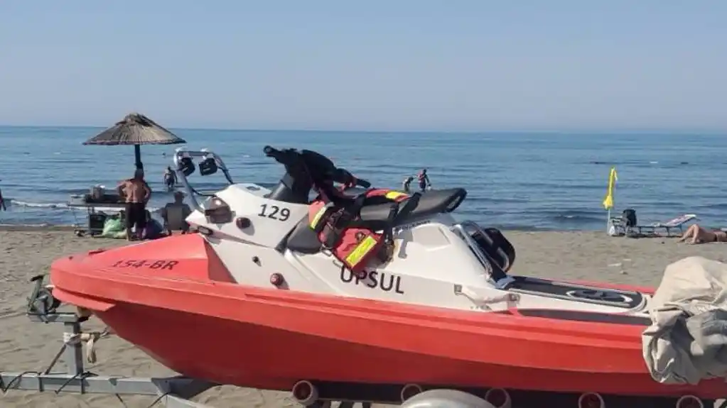 UPSUL: SAR skuter i profesionalni spasilac na Velikoj plaži tokom cijele sezone