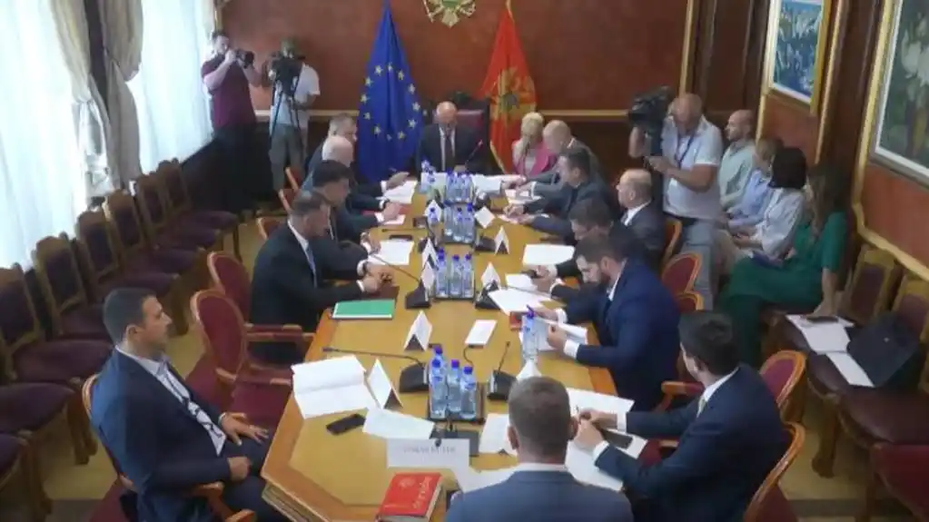 USVOJENA ODLUKA da se Skupštini predloži da uputi pripadnike VCG u NATO aktivnost pružanja pomoći za Ukrajinu