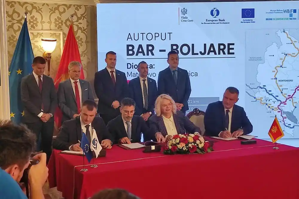Vlada i EBRD potpisali ugovor o kreditu od 200 miliona eura za izgradnju druge dionice auto-puta Mateševo-Andrijevica