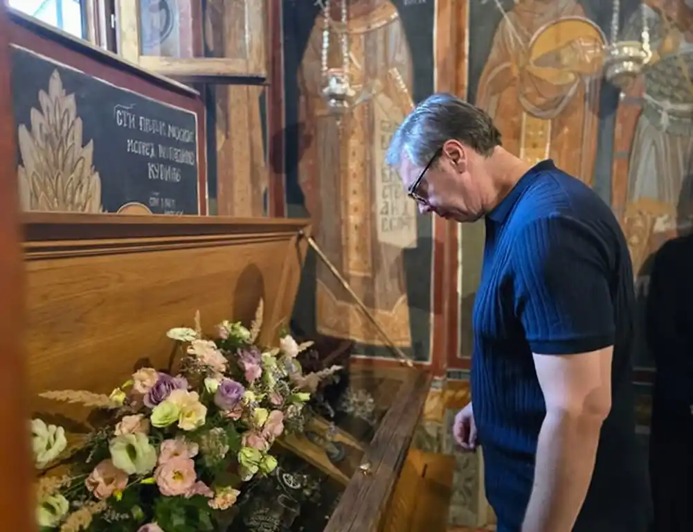 Vučić obišao manastir Tumane: Našem narodu je važan mir!
