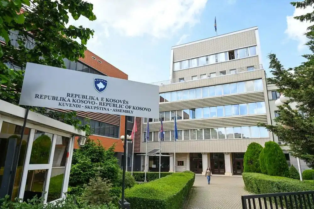 Zbog navodne prijetnje bombom pred početak 42. nastavka sjednice ispražnjena zgrada Skupštine Kosova