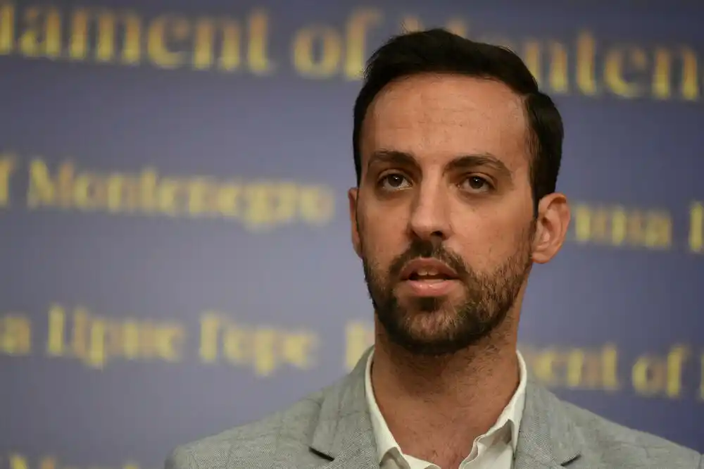 Zirojević: U toku je tzv. veting u UP, suspendovano gotovo 100 službenika, niko ili skoro niko nije procesuiran