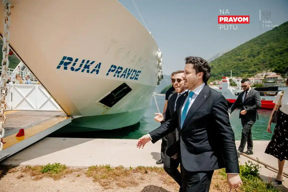 Abazović: Trajekt donosi više novca nego EPCG, lijep je osjećaj kada vrijeme potvrdi ispravnost određenih odluka
