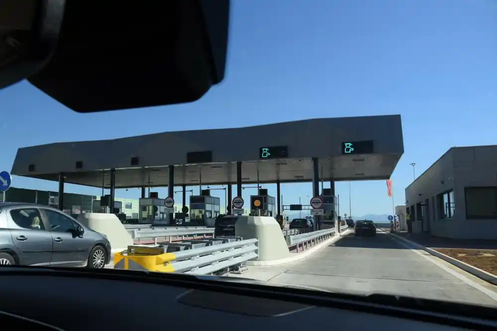 Auto-putem za 24 sata prošlo 19.710 vozila