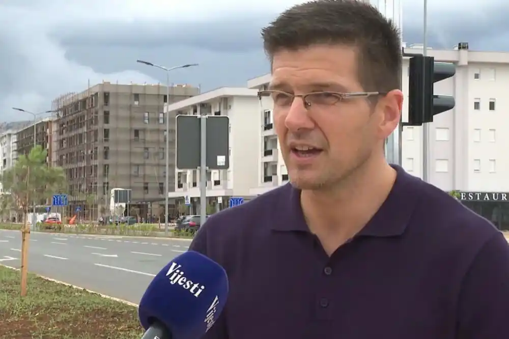 Biciklisti zadovoljni stazama na bulevaru Veljka Vlahovića: Konačno imamo bulevar sa stazom integrisanom u saobraćajnicu