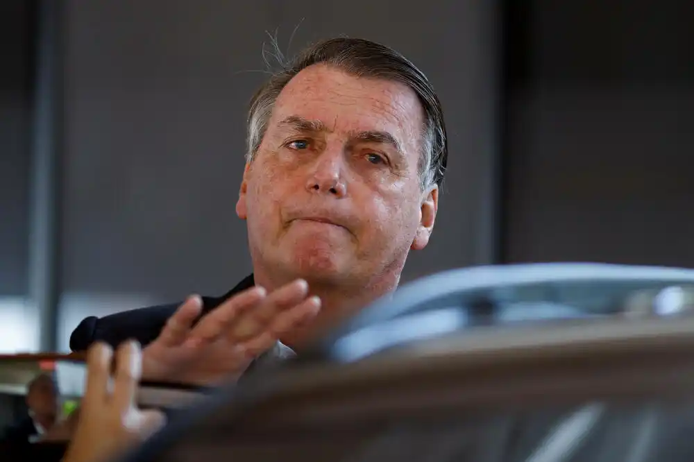 Bivši predsjednik Brazila Bolsonaro privremeno napustio kućni pritvor zbog ljekarskih pregleda