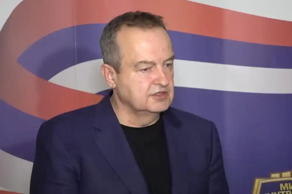 Dačić: Uhapšeno najmanje 14 osoba zbog napada na policiju, povrijeđeno najmanje pet policajaca