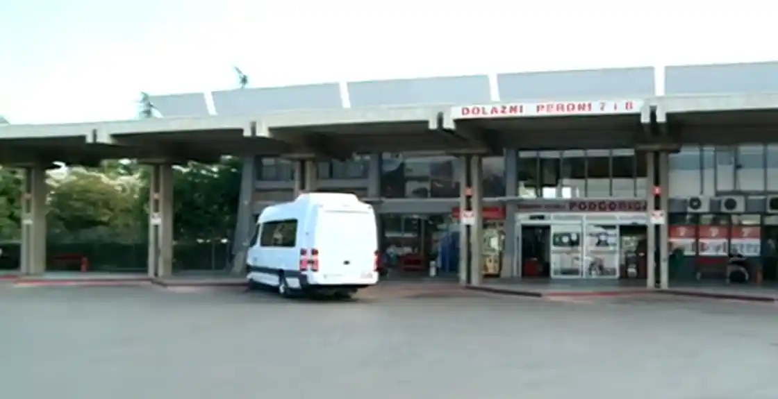 Ima li ko da se javi na telefon: Građani ne mogu da dobiju informacije sa Autobuske stanice u Podgorici!?