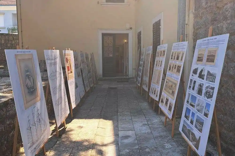 Izložba posvećena „Jadranu” u Tivtu