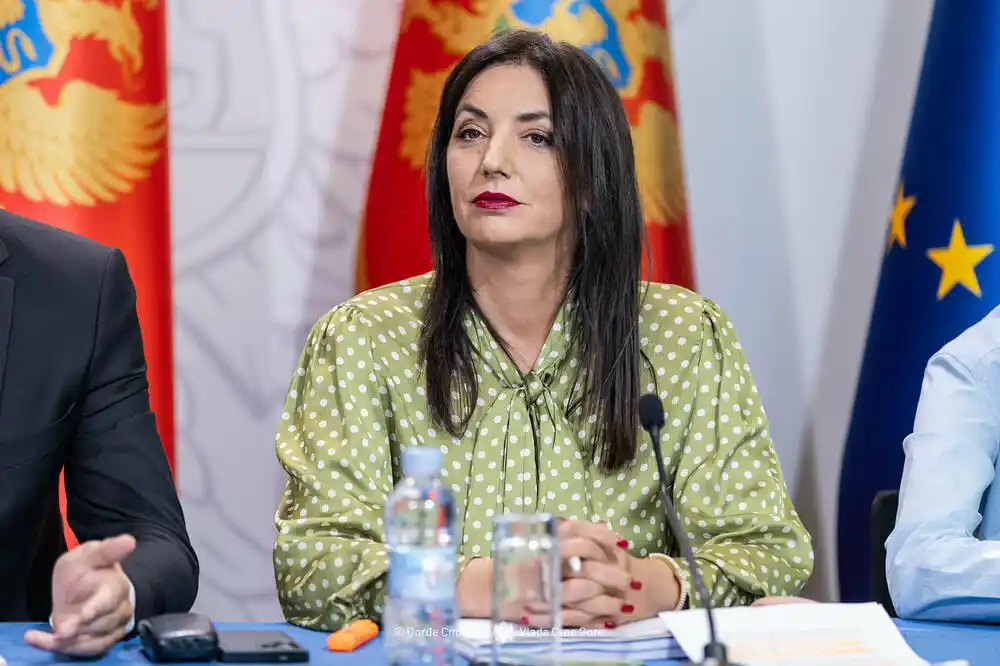 Jakšić-Stojanović: Pregovora o obračunu zarada nema, predložila sam izmjene GKU i povećanje dodataka