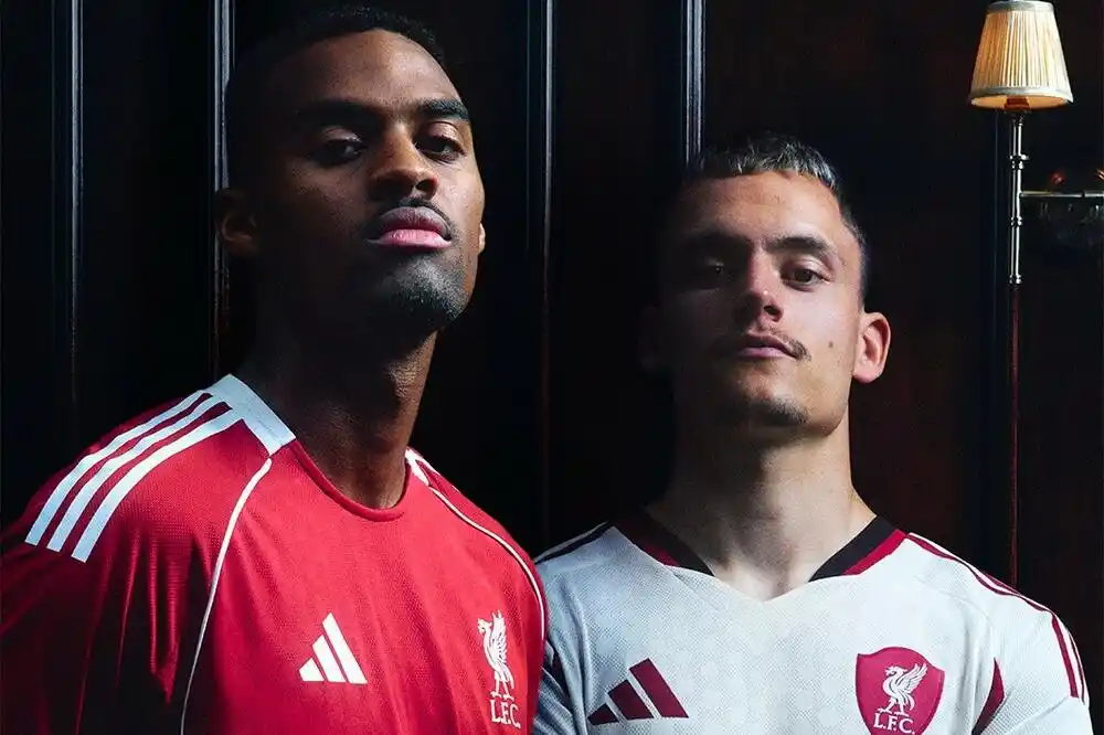 Liverpul i Adidas predstavili dresove, Virc odabrao specijalan broj „redsa“