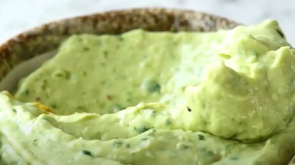 Ljetnja doza SVJEŽINE: Avokado-jogurt sos koji obrok čini posebnim