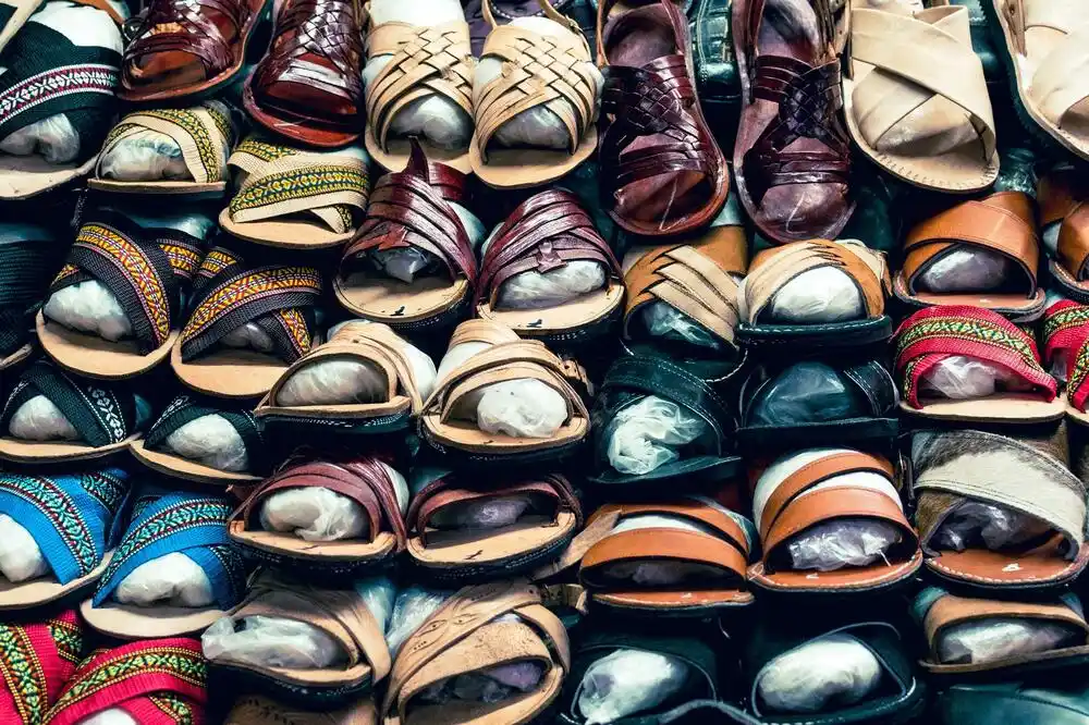 Meksičke vlasti optužile Adidas za kopiranje tradicionalnih domorodačkih sandala