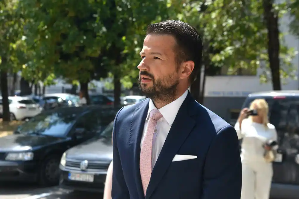 Milatović: Prijetile mi i osobe bliske Đeljošaju, Vlada i premijer su to prećutali