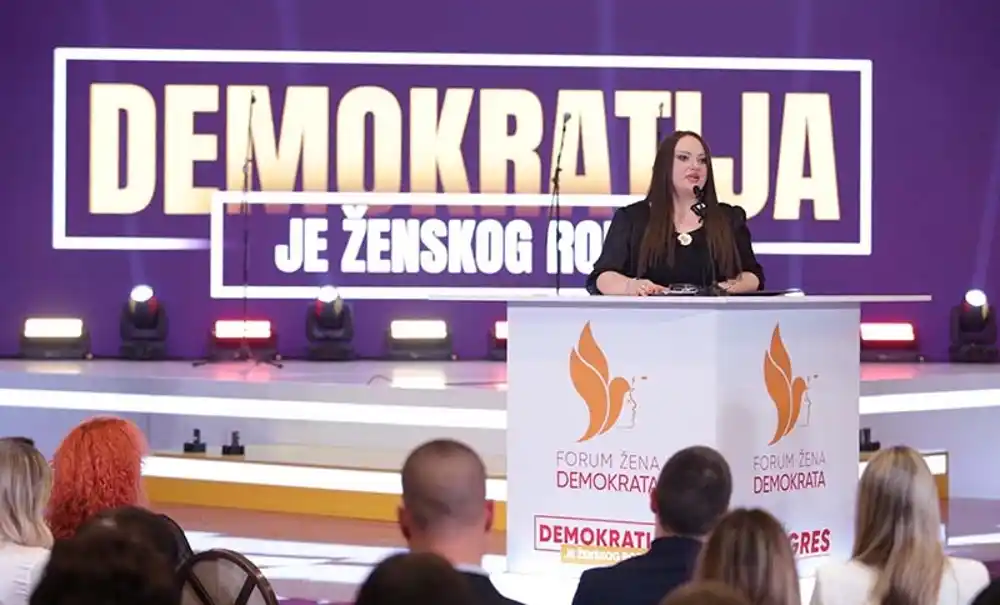 Minić: Tražimo hitno formiranje stalne komisije za praćenje i sankcionisanje rodno uslovljene diskriminacije na političkoj sceni