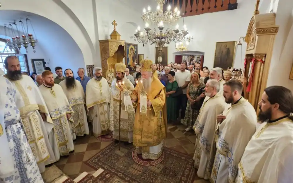 Mitropolit Joanikije i vladika Pajsije služili u Cetinjskom manastiru