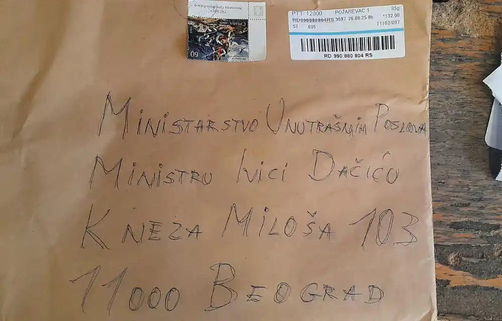 MUP Srbije: Pronađena osoba koja je poslala kovertu s tri metka naslovljenu na Dačića