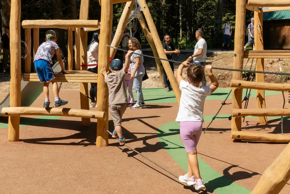 Obnovljeno dječije igralište NP Durmitor