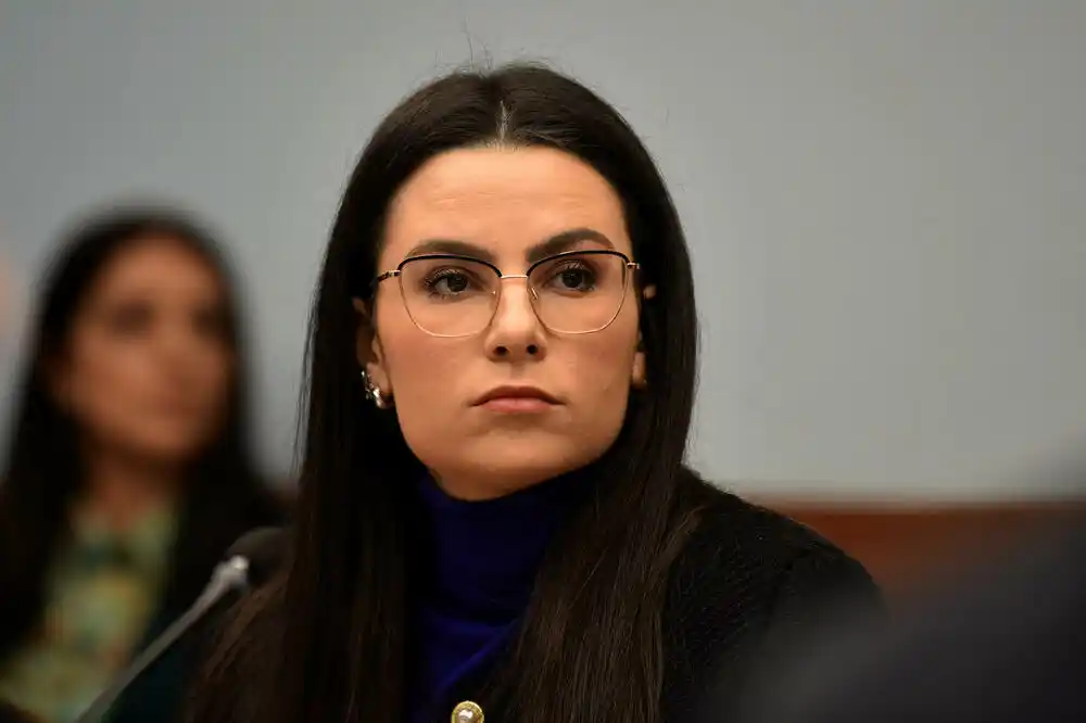 Popović: Najava formiranja anketnog odbora za „Telekom“ nastavak pokušaja da se PES i većina konsoliduju nakon debakla