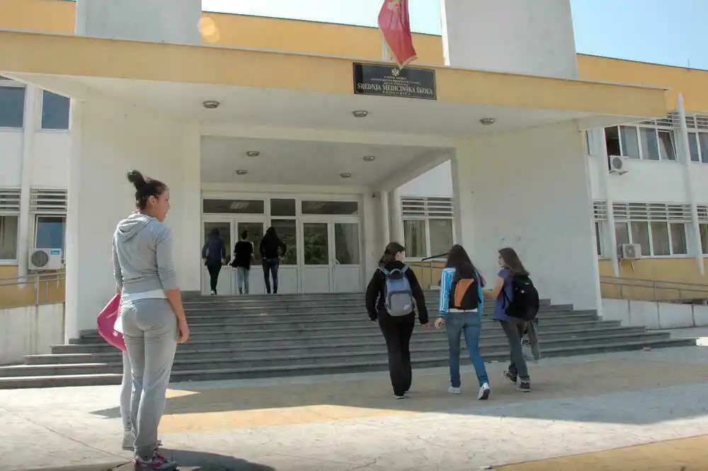 Raičević da se vrati na posao: Sud poništio odluku o otkazu profesorici Medicinske škole, ali i usvojio privremenu mjeru
