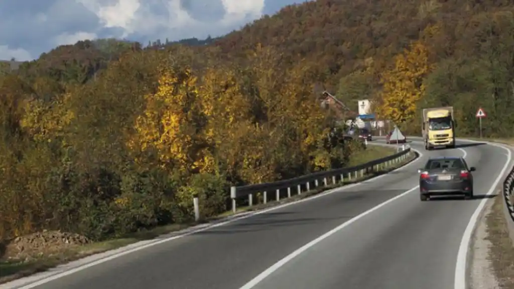Stanje na putevima: Povoljni uslovi za vožnju