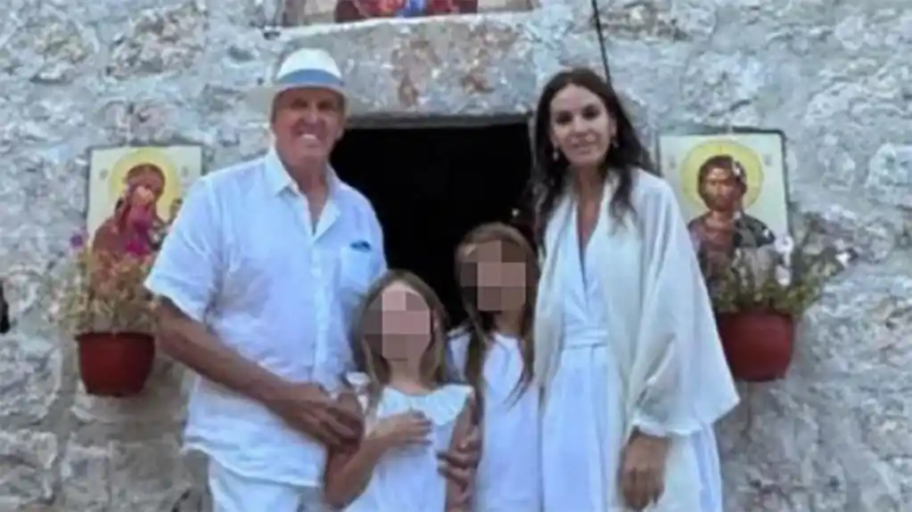 Supruga osnivača „Gugla“ krstila djecu pod Ostrogom: Gosti bivše modelsice bili i Đokovići