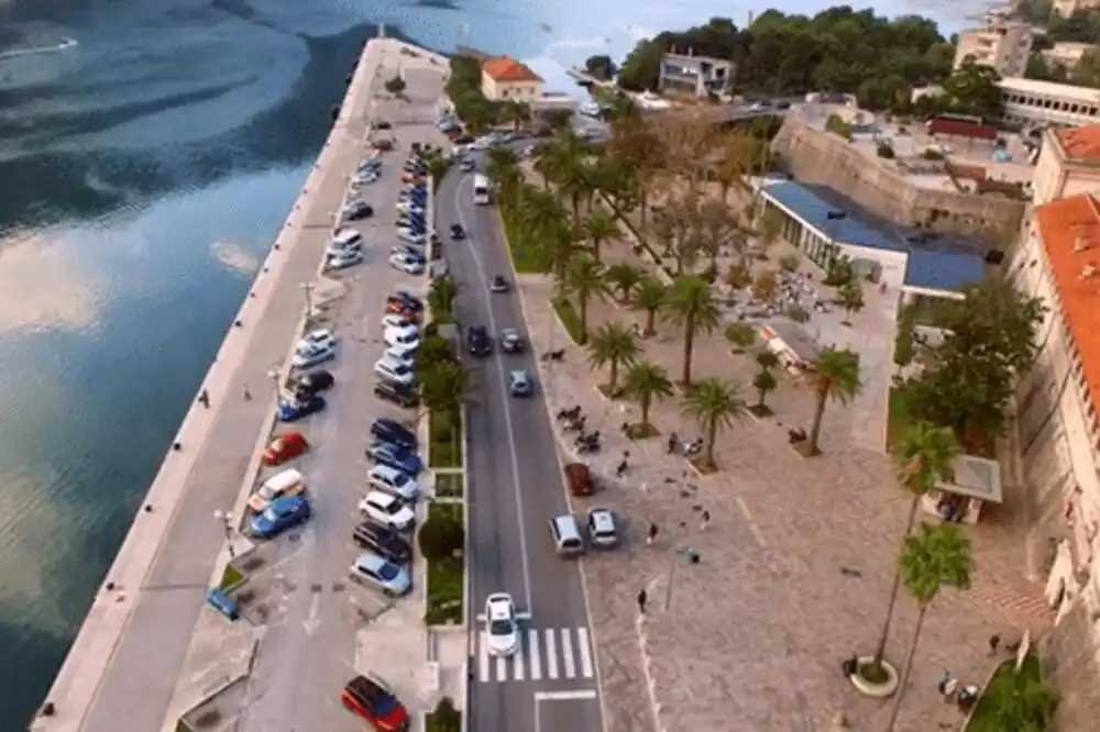 U Kotoru veće cijene parkinga uz povoljnosti za domaće stanovništvo