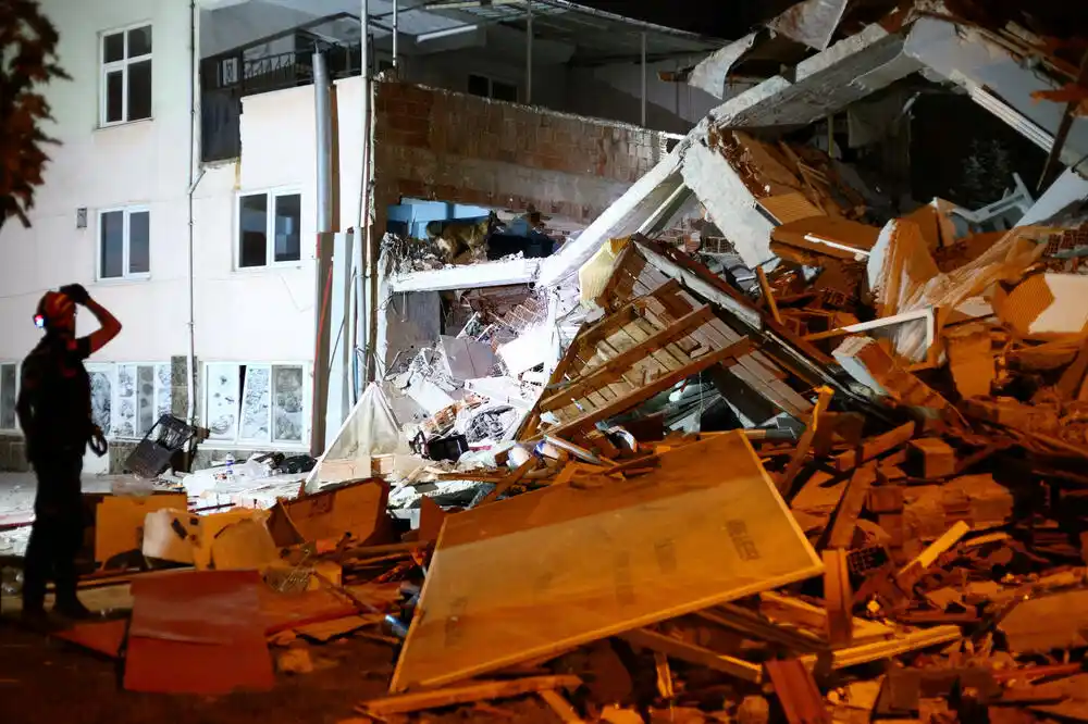 U Turskoj zemljotres magnitude 6,1, četvoro povrijeđenih, velika šteta