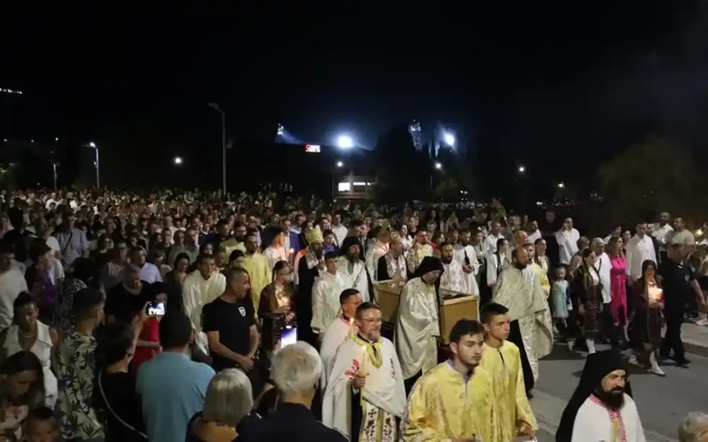 Vladika Pajsije na litiji u Trebinju: Hristos preobražava i dopunjuje naše nedostatke i mane