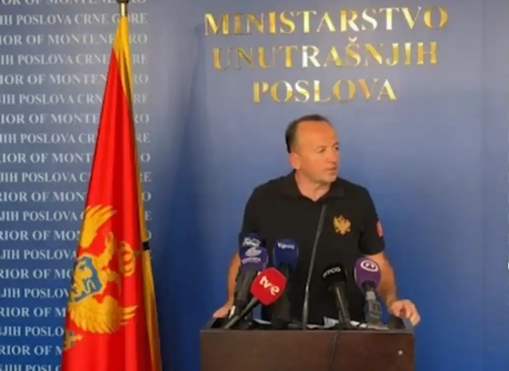 Vojinović: Najteža situacija od požara u Podgorici, angažovani helikopteri