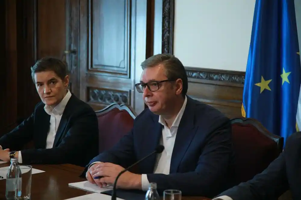 Vučić o jučerašnjim hapšenjima: Čudno mi je da troje potpisnika sa jednog papira uhapsite, a glavnog potpisnika – ne
