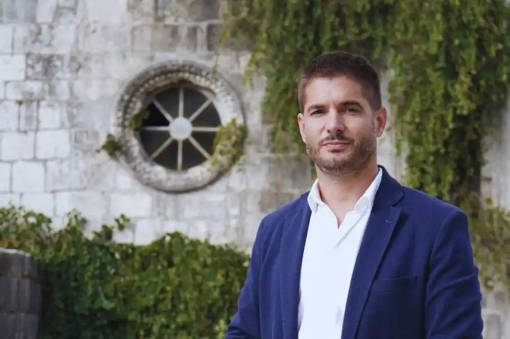 Zenović: PES prodaje „Slovensku plažu“ MK Grupi