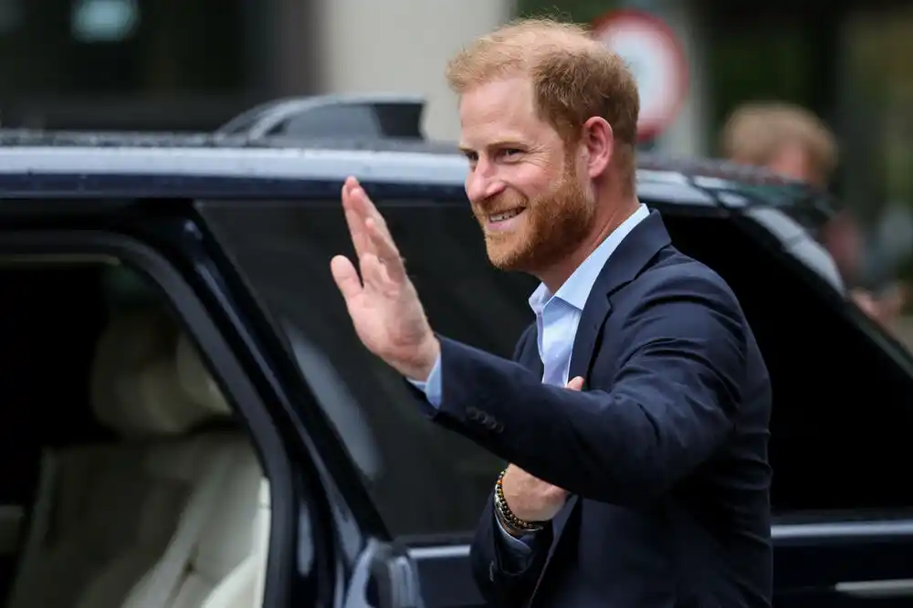 Britanski princ Hari se sastao sa ocem kraljem Čarlsom prvi put nakon 20 mjeseci