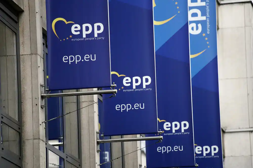 EPP: Započeta interna istraga djelovanja Srpske napredne stranke