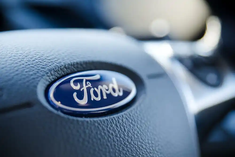 Ford povlači 1,9 miliona vozila zbog neispravne kamere za vožnju unazad