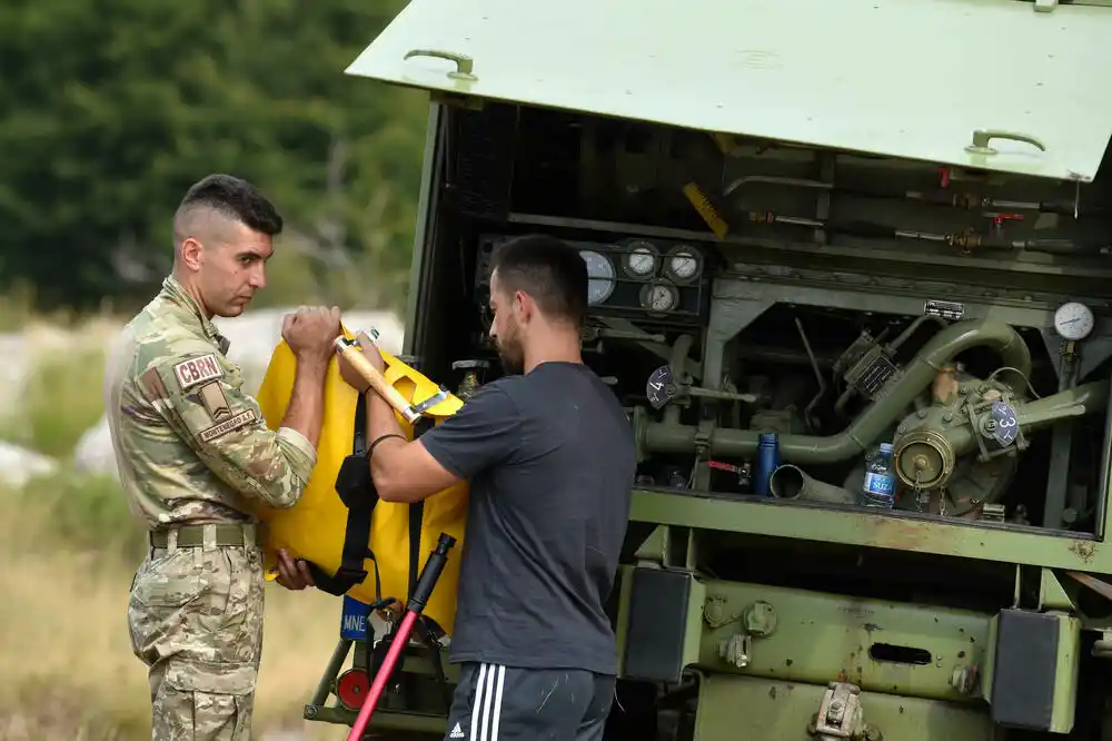 Heroji čekaju da se nadležni dogovore: Još nisu nagrađeni pripadnici Vojske zbog angažovanja u sezoni požara