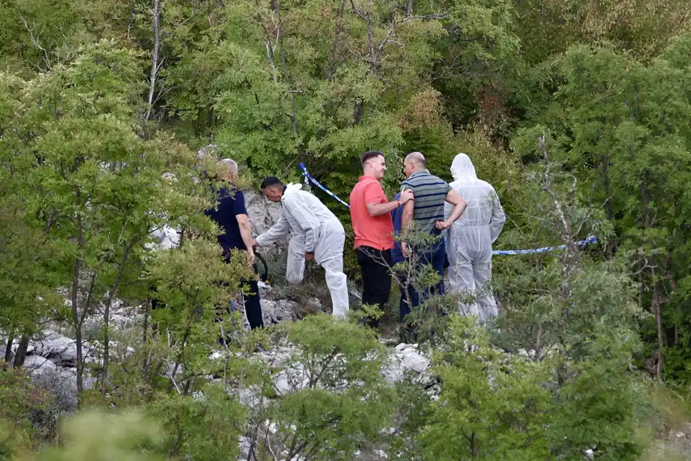 Kavčani pod lupom zbog likvidacije Belade i Ivanovića: Inspektori pretražili i okolna naselja, kod Budve zapaljen motor koji se sumnja da je korišćen tokom akcije