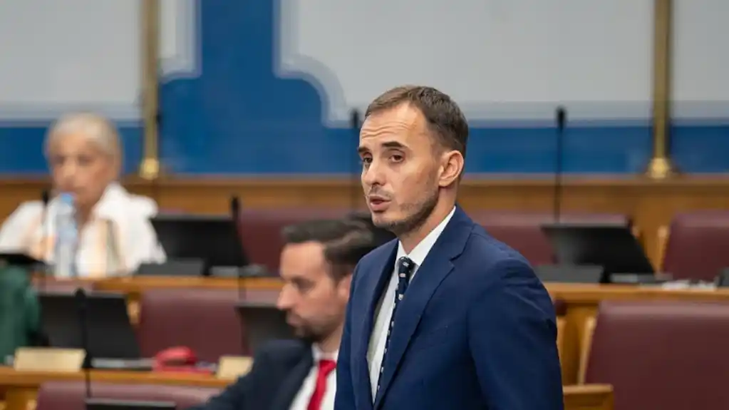 Konatar: URA će predložiti zakon o obeštećenju svih radnika državnih preduzeća koja su pošla u stečaj