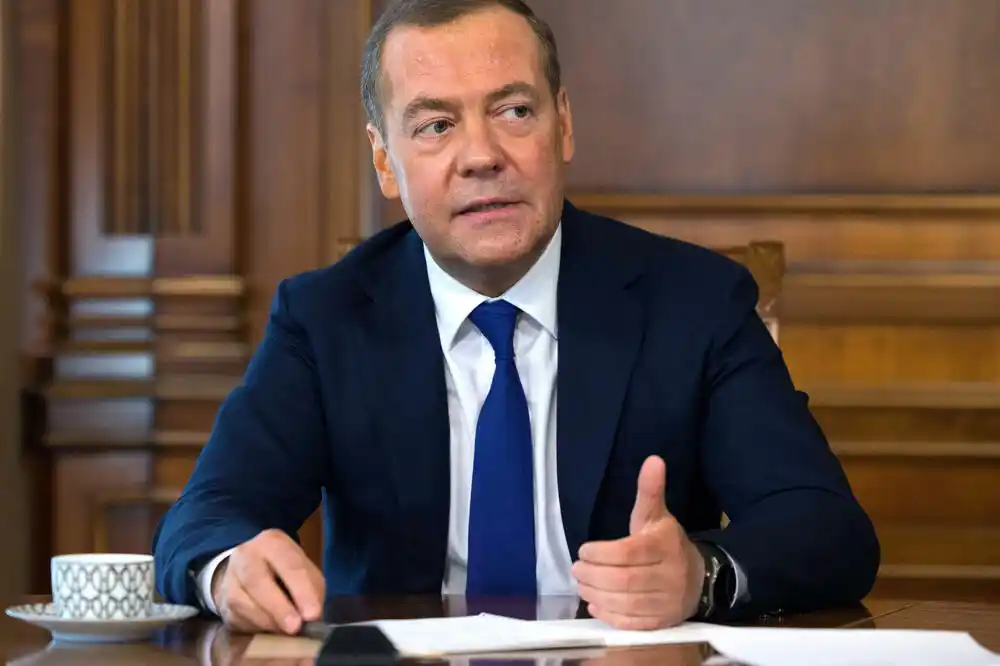 Medvedev upozorava Evropu na nuklearnu opasnost rata sa Rusijom