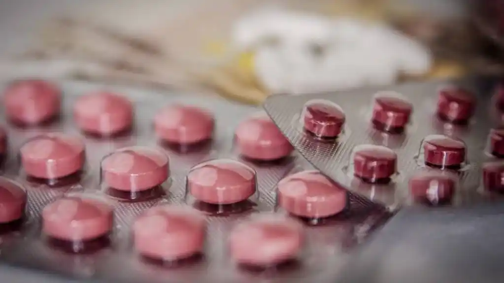 Naučnici savjetuju: Pretjerana upotreba  TABLETA protiv bolova jača otpornost  BAKTERIJA na antibiotike
