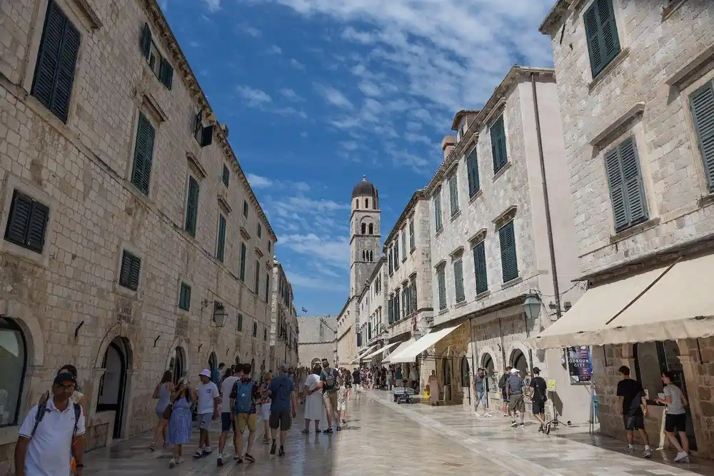 Od Diznilenda do živog grada: Hrabra borba Dubrovnika protiv prekomjernog turizma